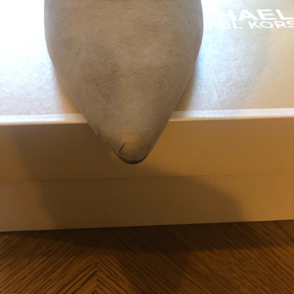 Michael Kors Pumps - Picture 6 of 9